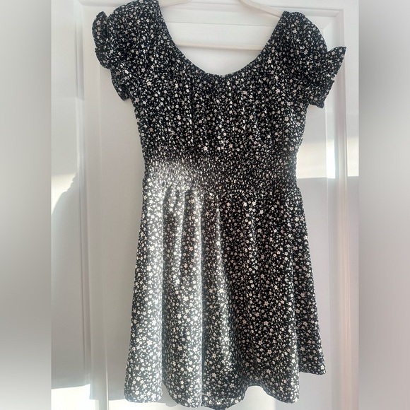 M Boutique Navy Short Romper with White Flowers, size small (never been worn) - Picture 8 of 10